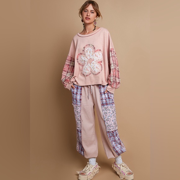 788. POL LAST 1!Applique Top Pink Plaid Floral Flower Patch Applique Long Sleeve - Picture 2 of 4